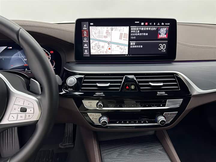 Фото 13 - BMW 5 Series