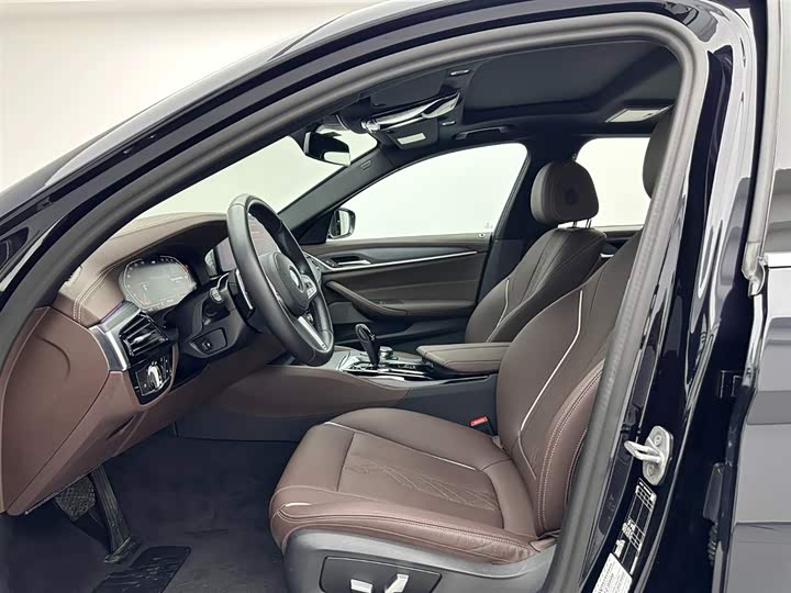 Фото 19 - BMW 5 Series