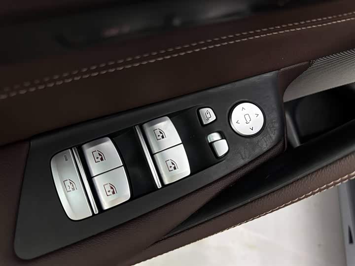 Фото 25 - BMW 5 Series