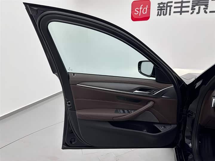 Фото 9 - BMW 5 Series