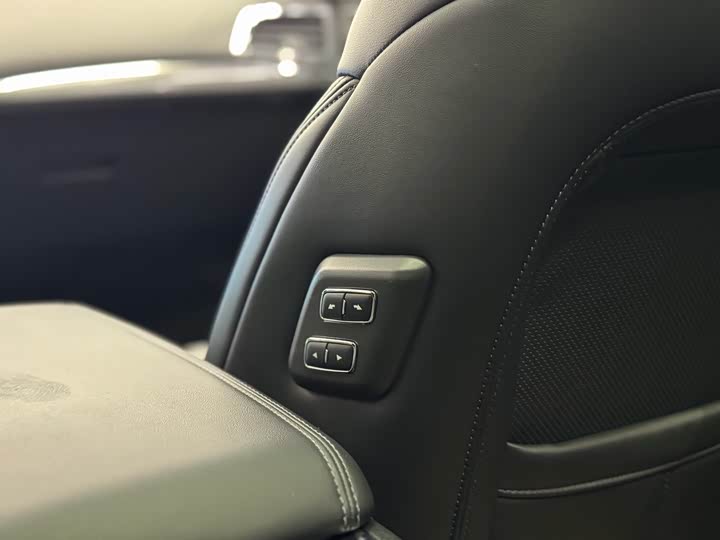 Фото 16 - Ford Taurus