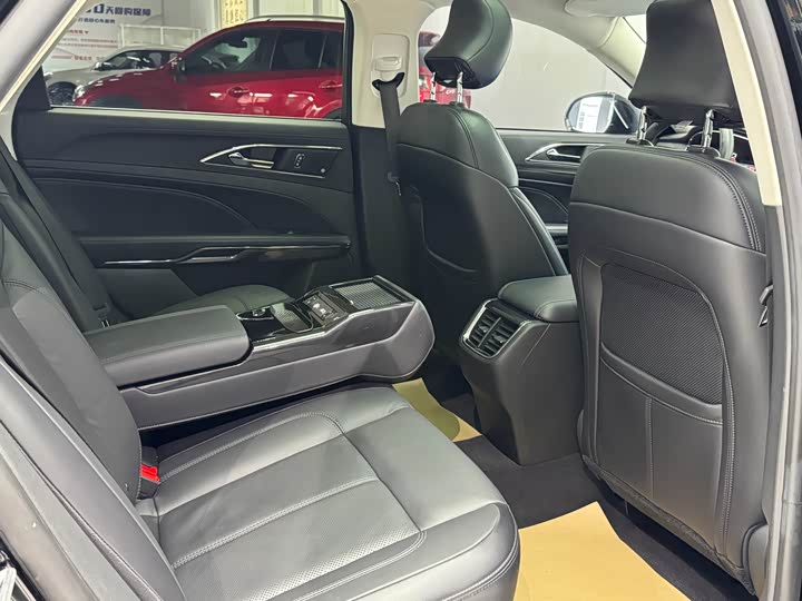 Фото 20 - Ford Taurus