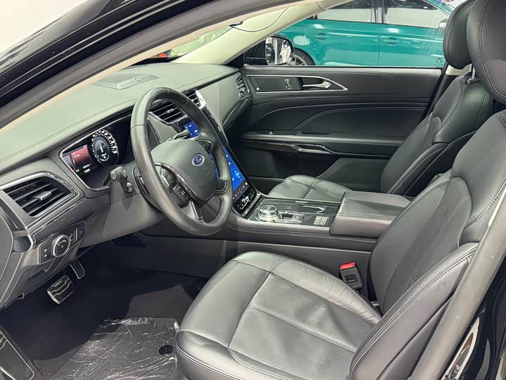 Фото 9 - Ford Taurus