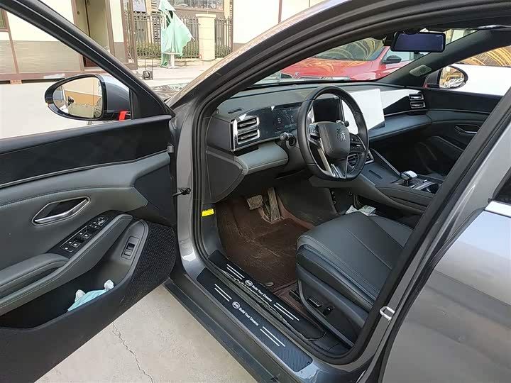 Фото 16 - BYD Qin L