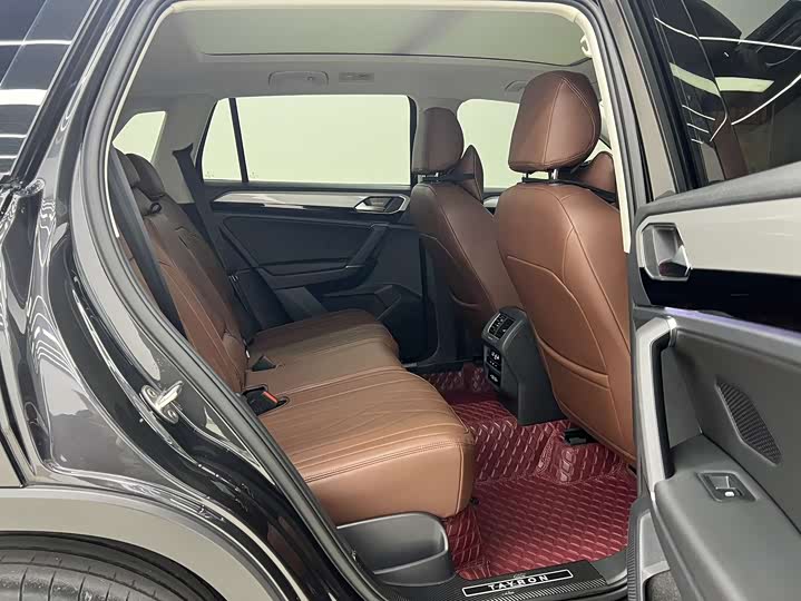 Фото 13 - Volkswagen Tayron