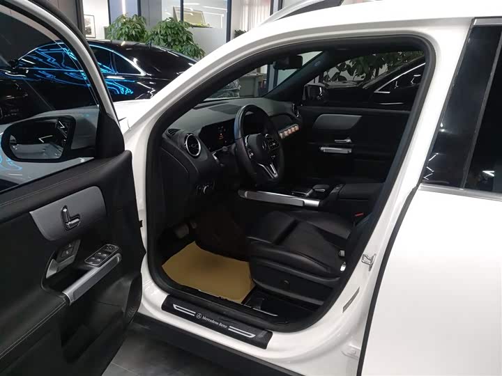 Фото 15 - Mercedes-Benz GLB-Class