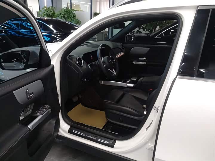 Фото 16 - Mercedes-Benz GLB-Class