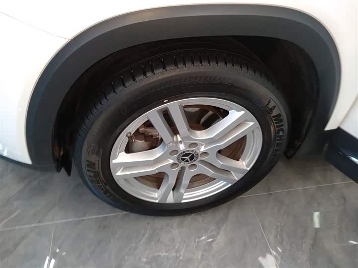 Фото 23 - Mercedes-Benz GLB-Class