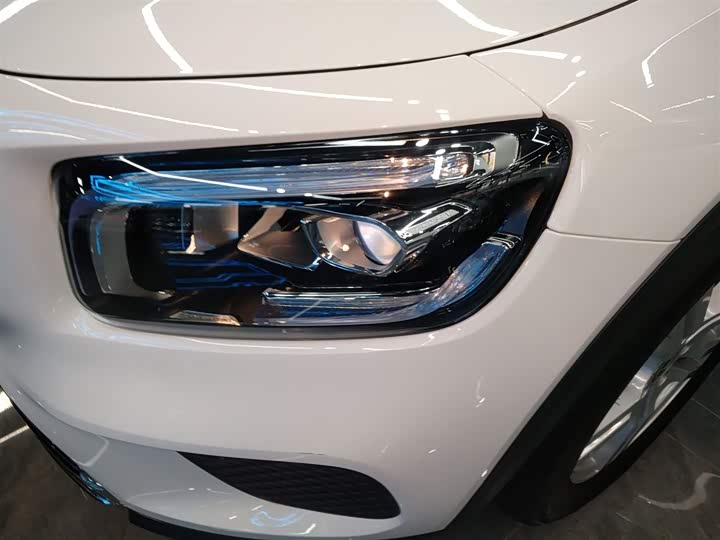 Фото 24 - Mercedes-Benz GLB-Class