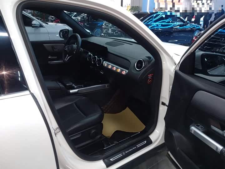 Фото 25 - Mercedes-Benz GLB-Class