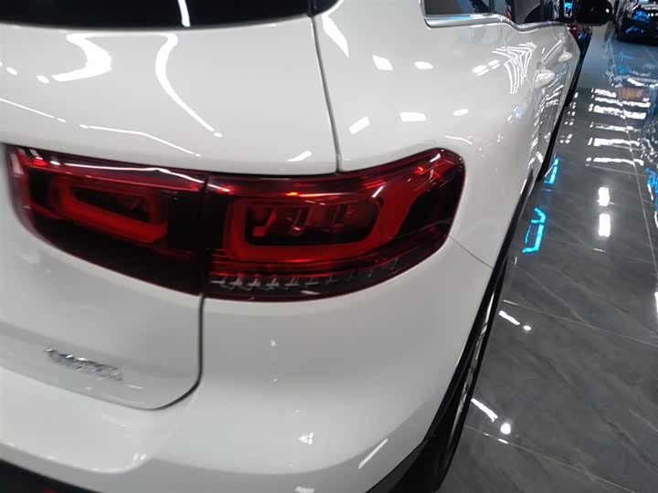 Фото 8 - Mercedes-Benz GLB-Class