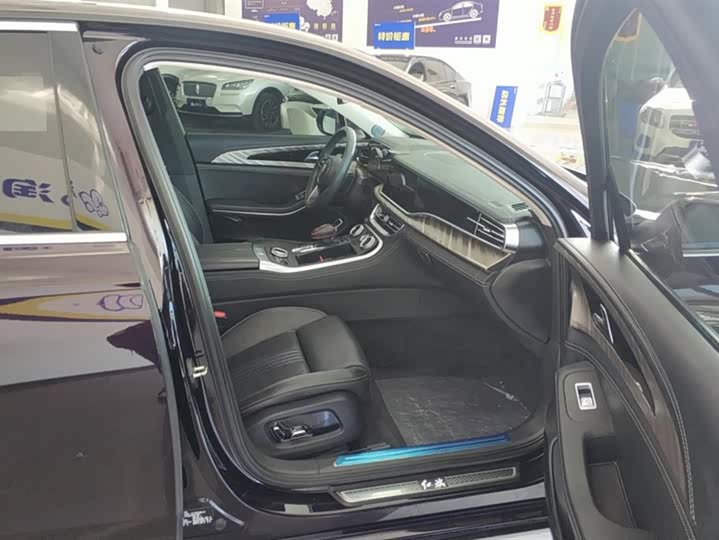 Фото 8 - Hongqi H9