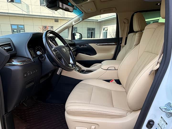 Фото 11 - Toyota Alphard