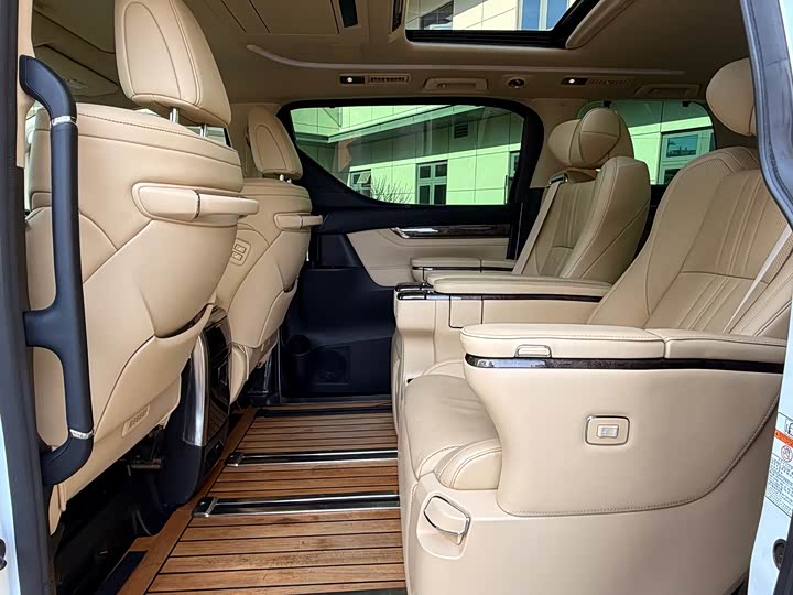 Фото 13 - Toyota Alphard