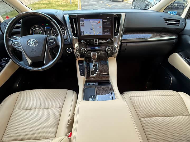 Фото 17 - Toyota Alphard