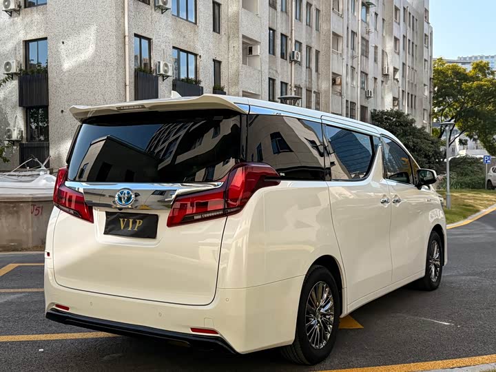 Фото 8 - Toyota Alphard