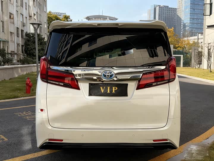 Фото 9 - Toyota Alphard