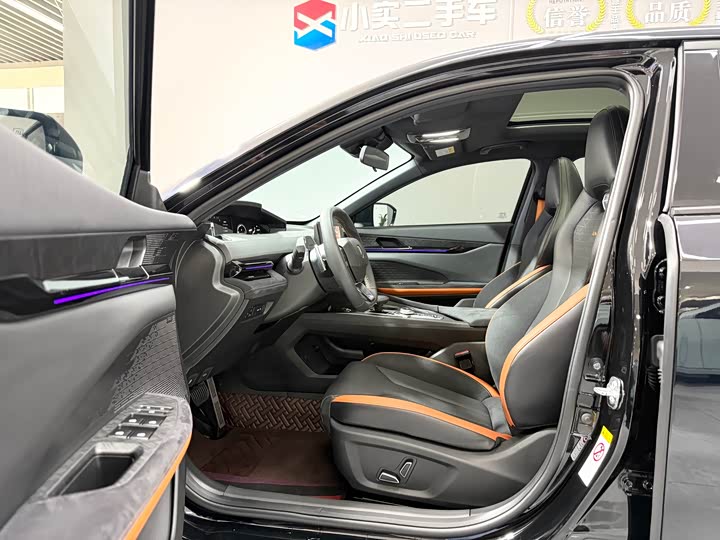 Фото 4 - Changan UNI-V