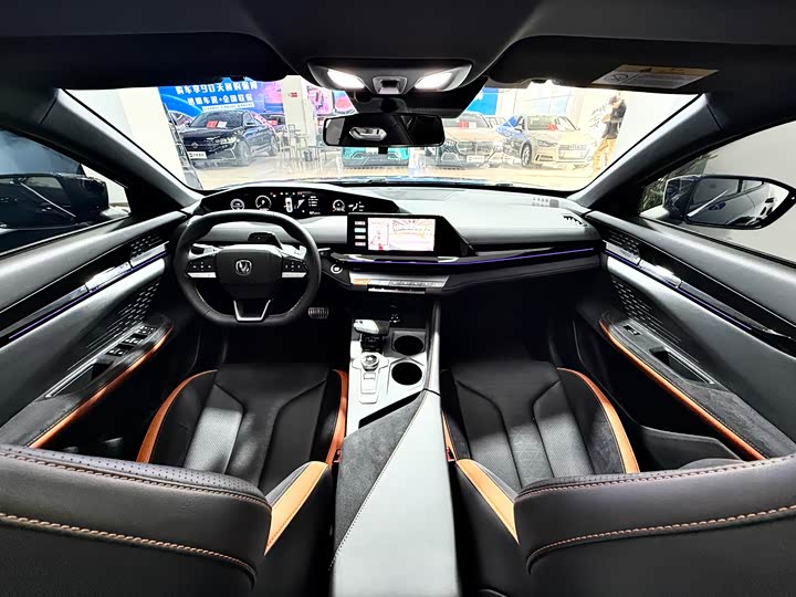 Фото 6 - Changan UNI-V