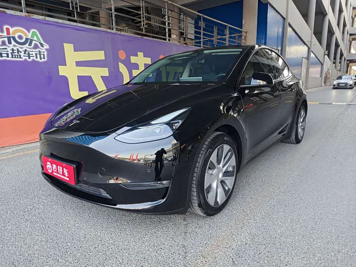 Фото 1 - Tesla Model Y