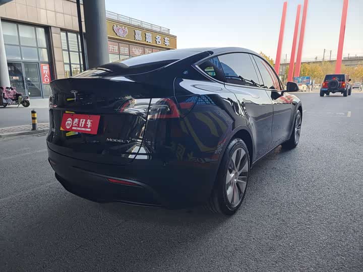 Фото 4 - Tesla Model Y