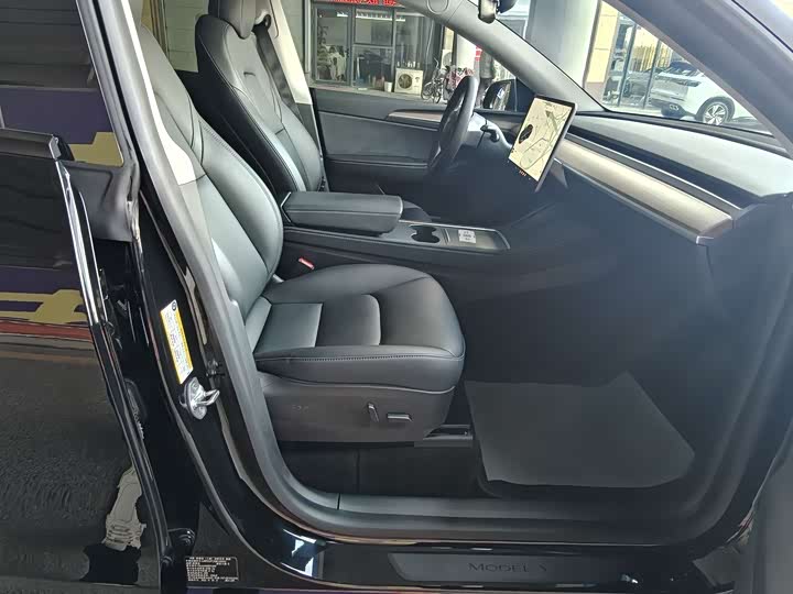 Фото 8 - Tesla Model Y