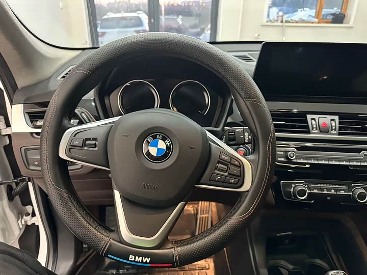 Фото 12 - BMW X1