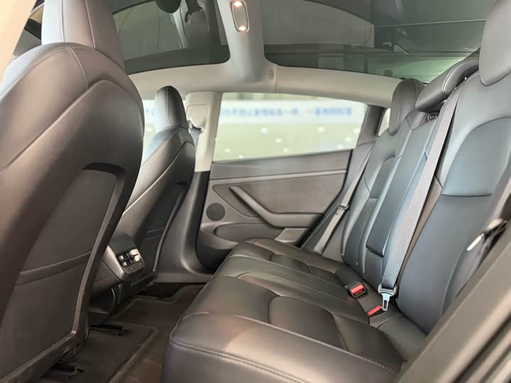 Фото 5 - Tesla Model 3