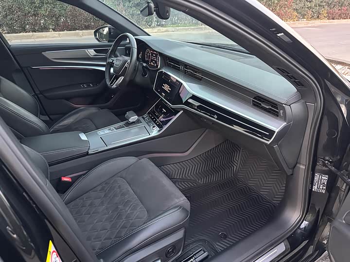 Фото 9 - Audi A6L