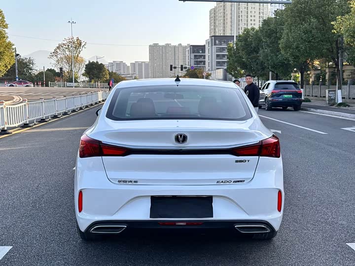 Фото 15 - Changan Eado Plus