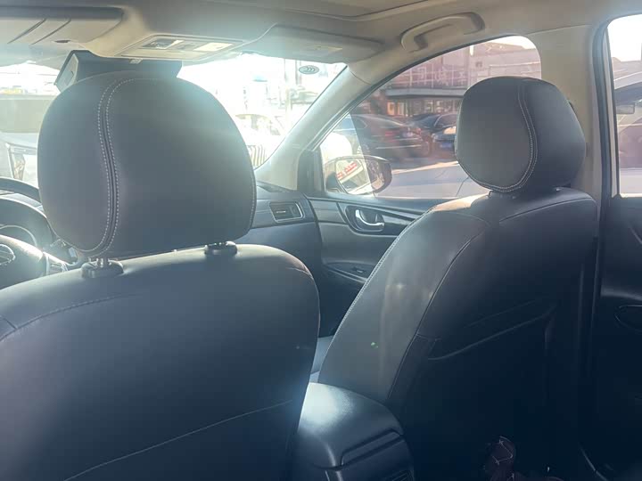 Фото 12 - Nissan Tiida