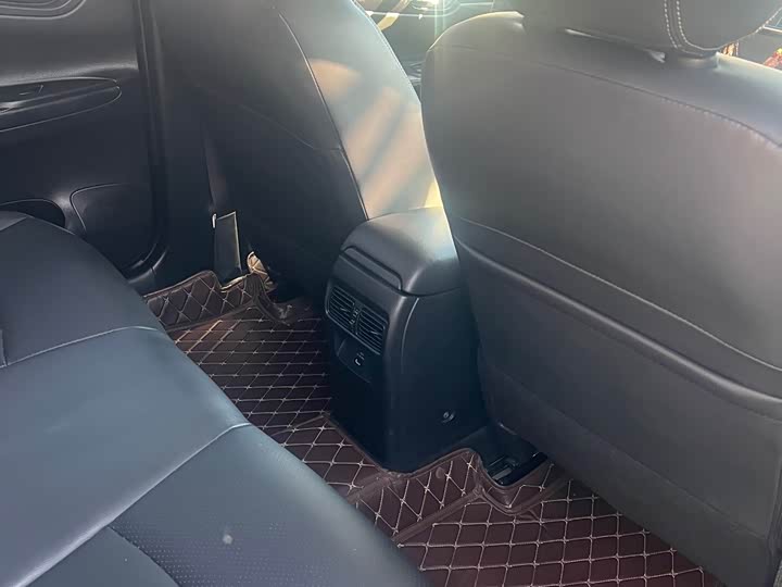 Фото 15 - Nissan Tiida