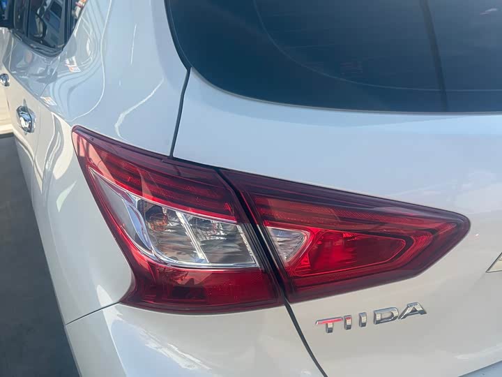 Фото 16 - Nissan Tiida