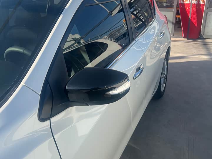 Фото 3 - Nissan Tiida