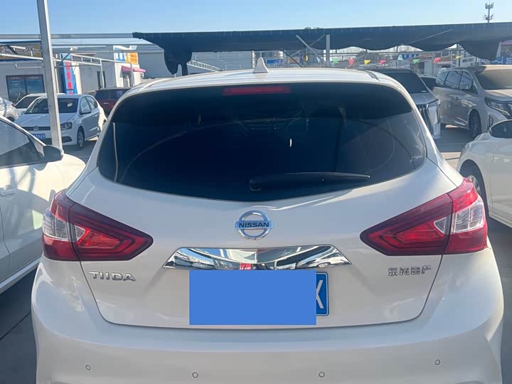 Фото 6 - Nissan Tiida