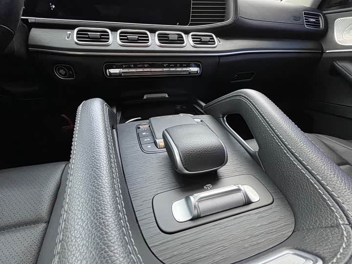 Фото 10 - Mercedes-Benz GLE-Class