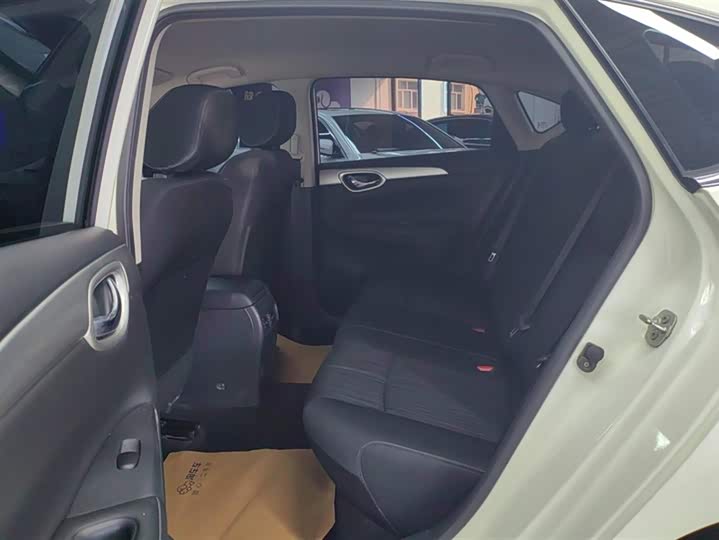 Фото 11 - Nissan Sylphy