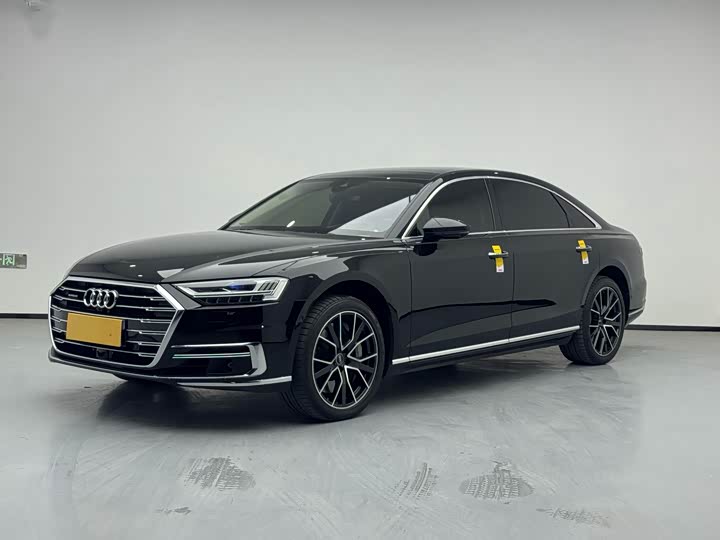 Фото 1 - Audi A8