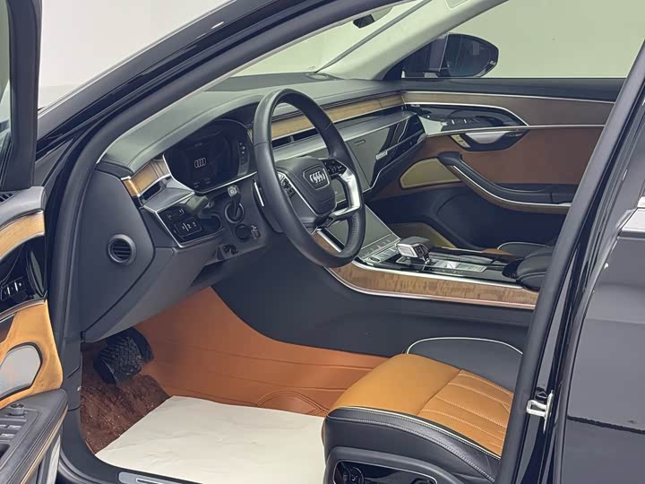 Фото 14 - Audi A8