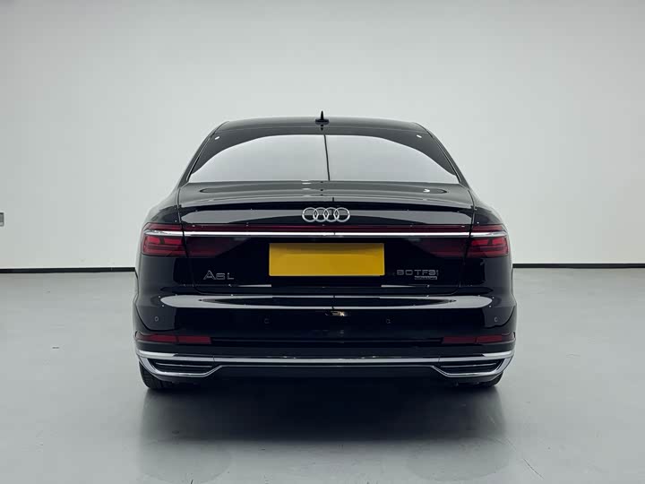 Фото 6 - Audi A8