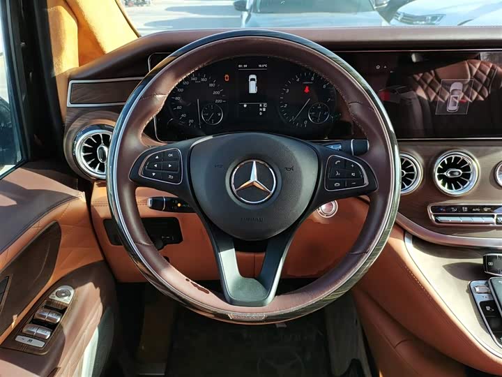 Фото 11 - Mercedes-Benz Vito