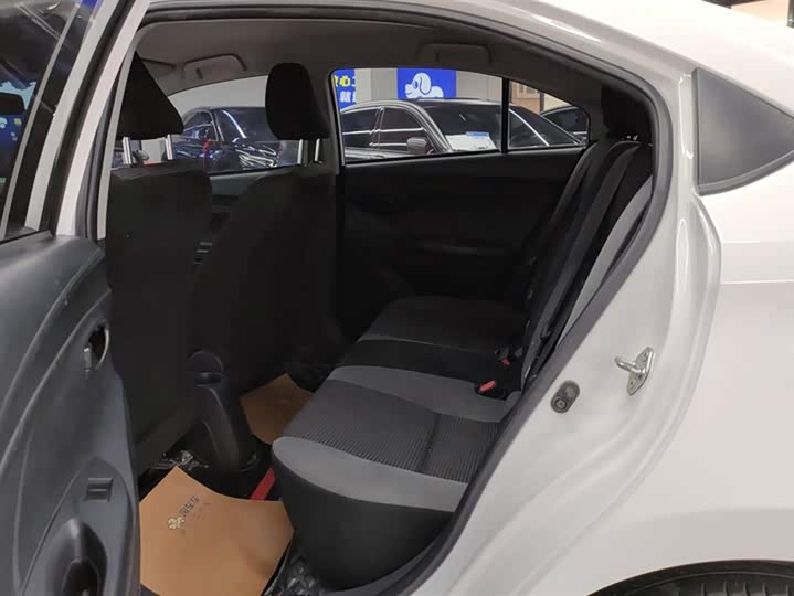 Фото 11 - Toyota Vios