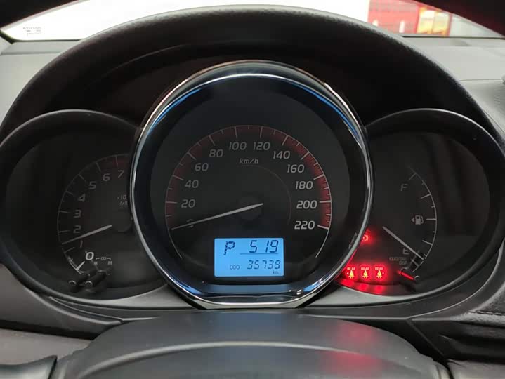 Фото 14 - Toyota Vios