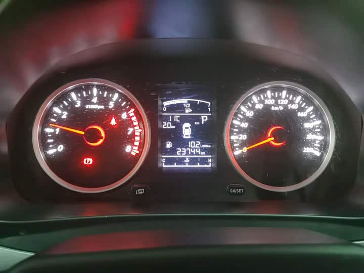 Фото 12 - Dongfeng Forthing T5