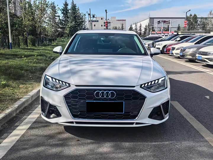 Фото 2 - Audi A4L