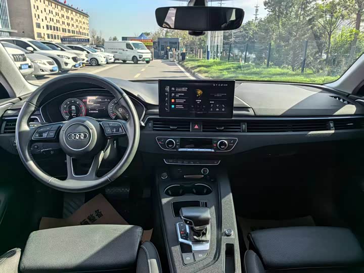 Фото 5 - Audi A4L