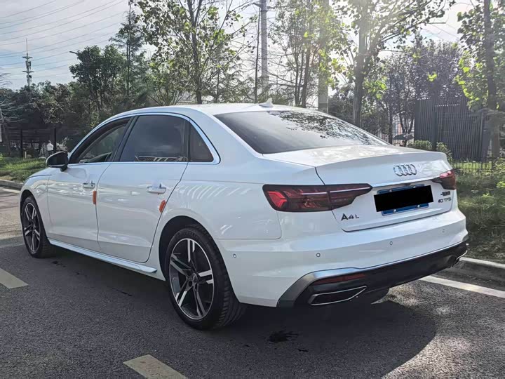 Фото 7 - Audi A4L