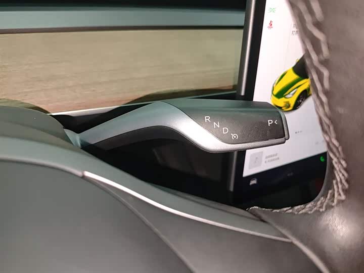 Фото 14 - Tesla Model 3