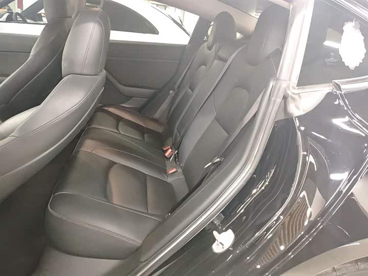 Фото 17 - Tesla Model 3