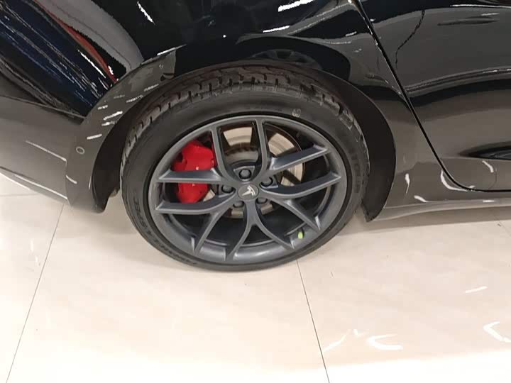 Фото 26 - Tesla Model 3